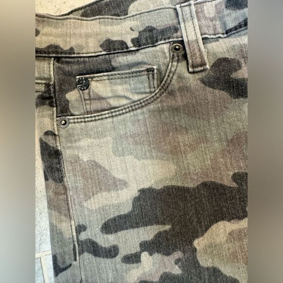 Hudson Nico Midrise Camo Super Skinny Ankle Size 28 - Picture 7 of 14